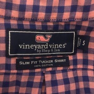 Vineyard vines button down shirt